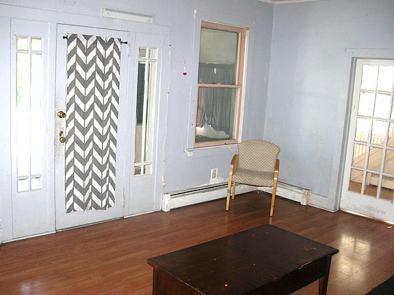 5th image of 312 Washington St