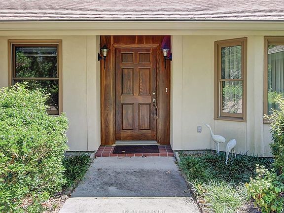 3rd image of 55 Barony Cir