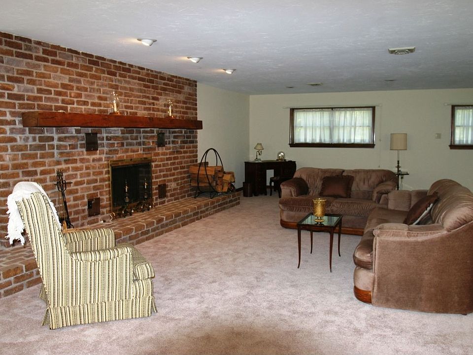 2nd image of 149 Bentley Ln