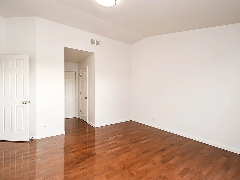 35 Thomas Ct — Photo 18