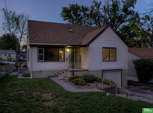 5818 Manderson St, Omaha, NE 68104