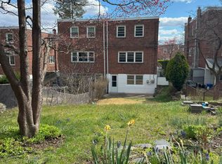 7435 Hill Rd, Philadelphia, PA 19128