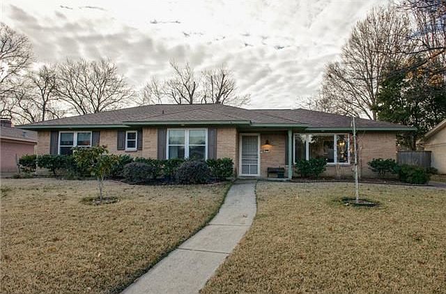 1st image of 3206 Golfing Green Dr