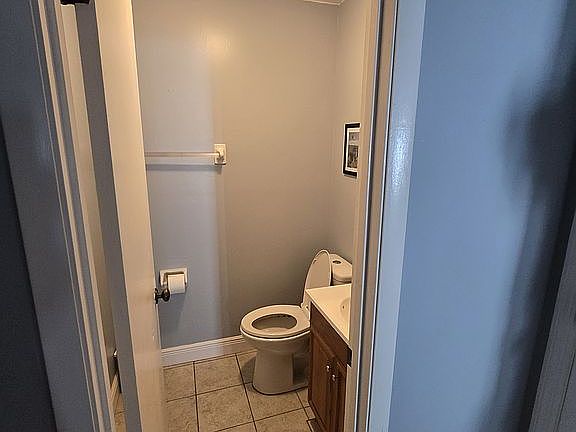 half bath down stairs