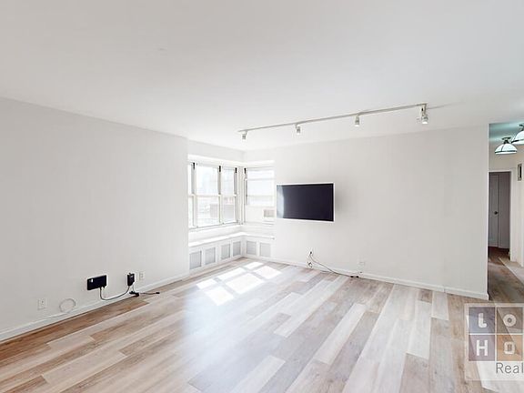 4th image of 475 Franklin D Roosevelt Dr APT 101