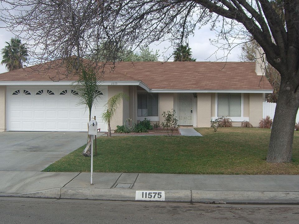 Single Story RV Parking Home!