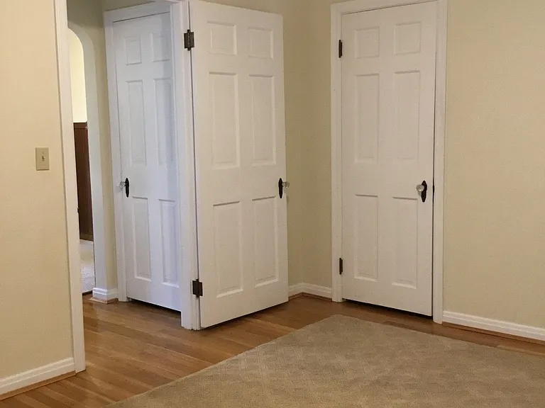 3921 Saint James Ave #1 — Photo 8