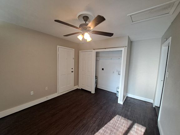 3rd image of 926 Royal Crest Dr
