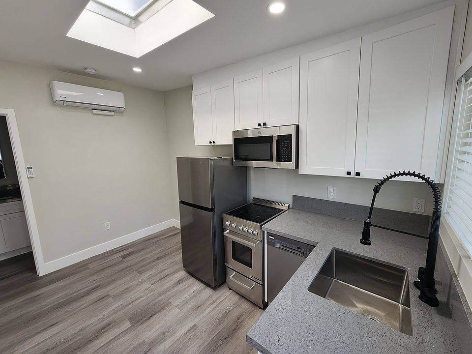 2nd image of 4448-55 Florida St #2