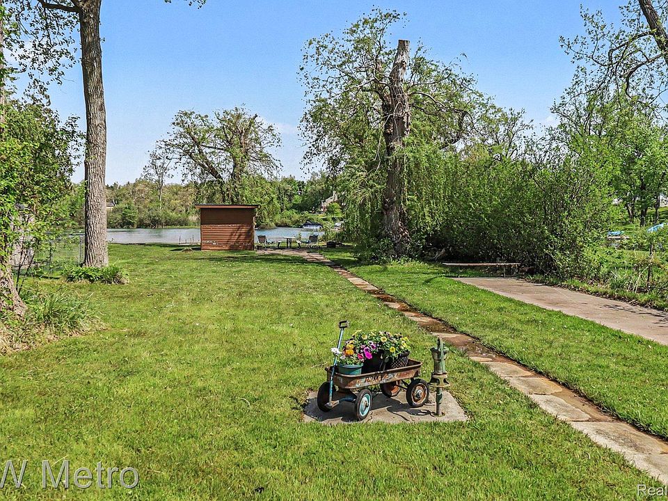 657 Dunleavy Dr, photo 24