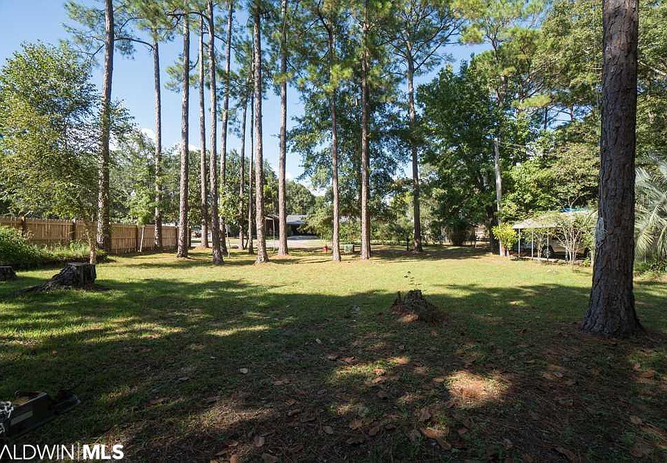 1st image of Magnolia Dr