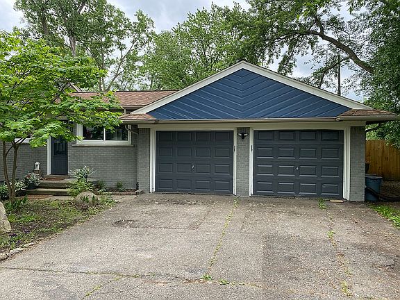 2nd image of 29835 Hemlock Dr