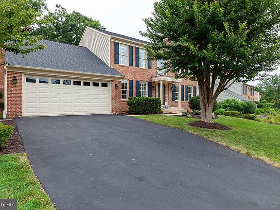 3rd image of 6012 Marilyn Dr