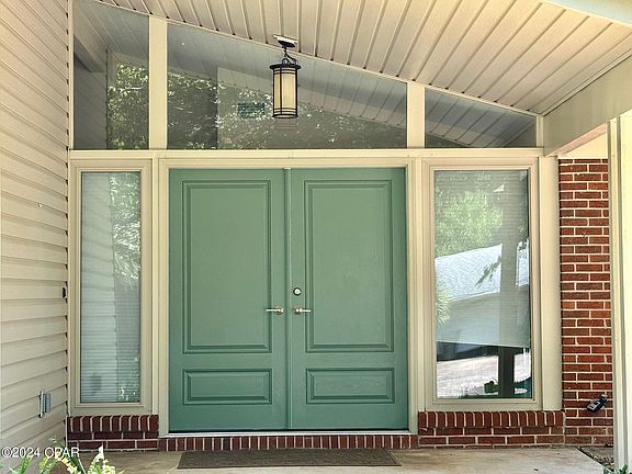 3rd image of 604 Camborne Ave