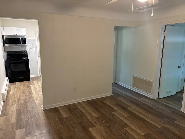 390 W Marshall St #390 — Photo 8