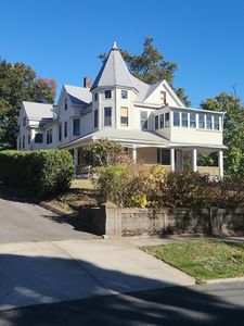 129 Morgan St, Holyoke, MA, 01040