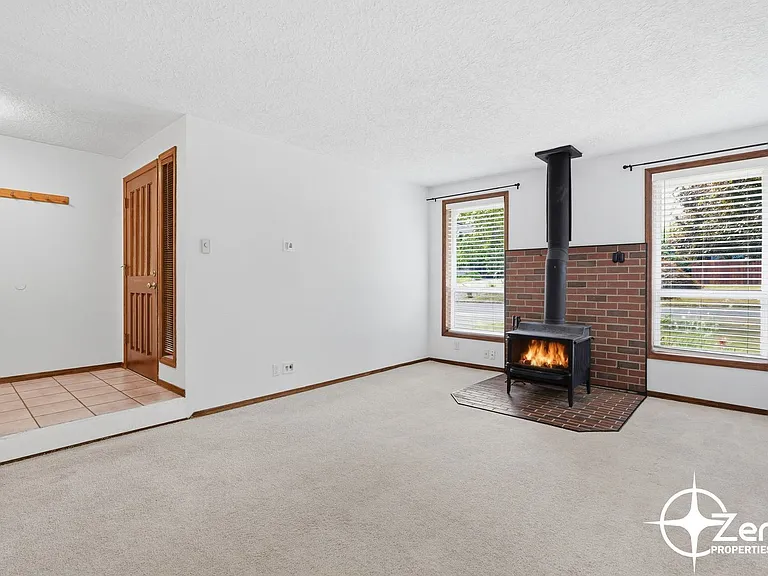 302 NW 103rd St — Photo 5