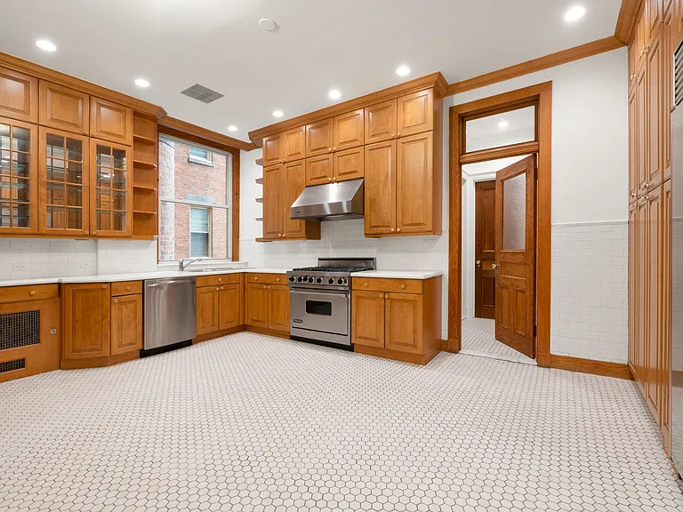 135 Central Park W #9N — Photo 11