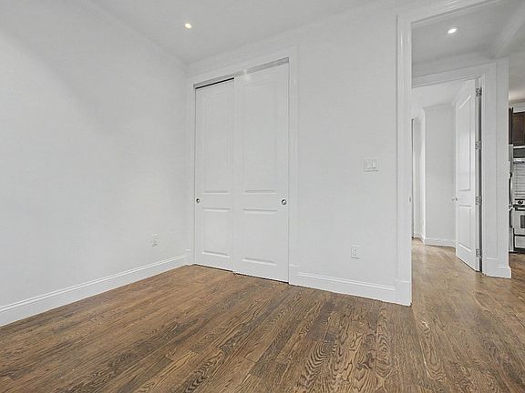 5th image of 362 11th St APT 2
