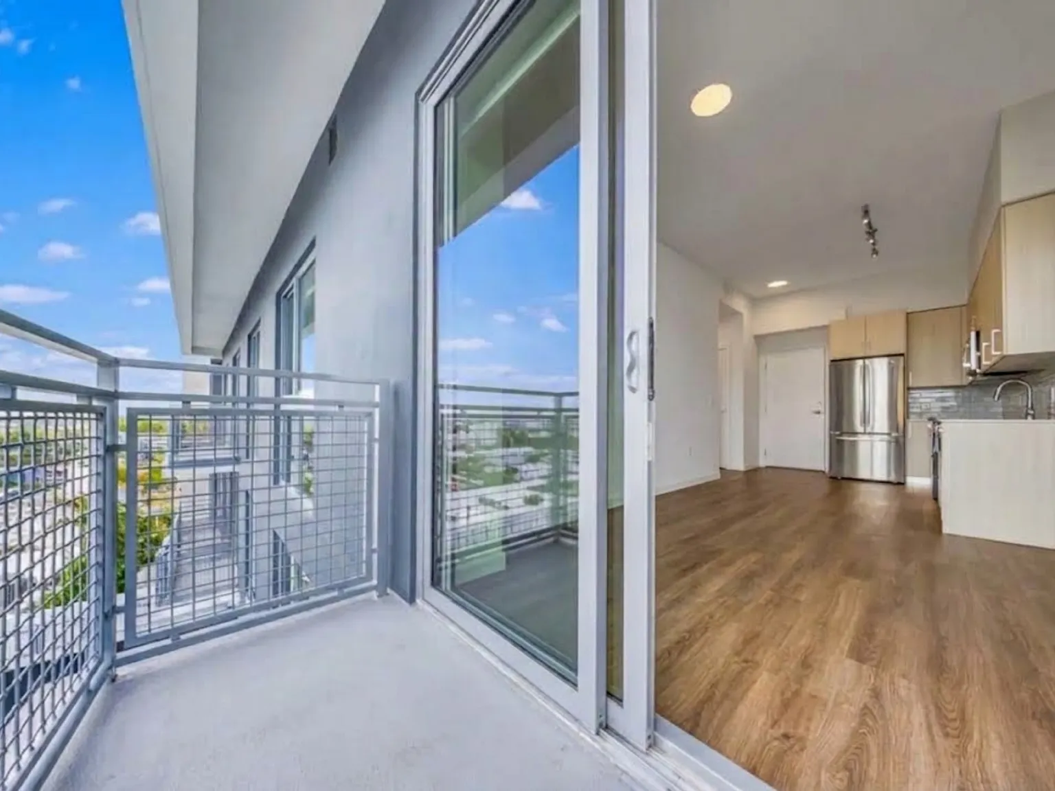 1 bed, 575 sqft, $2,200 — Photo 3