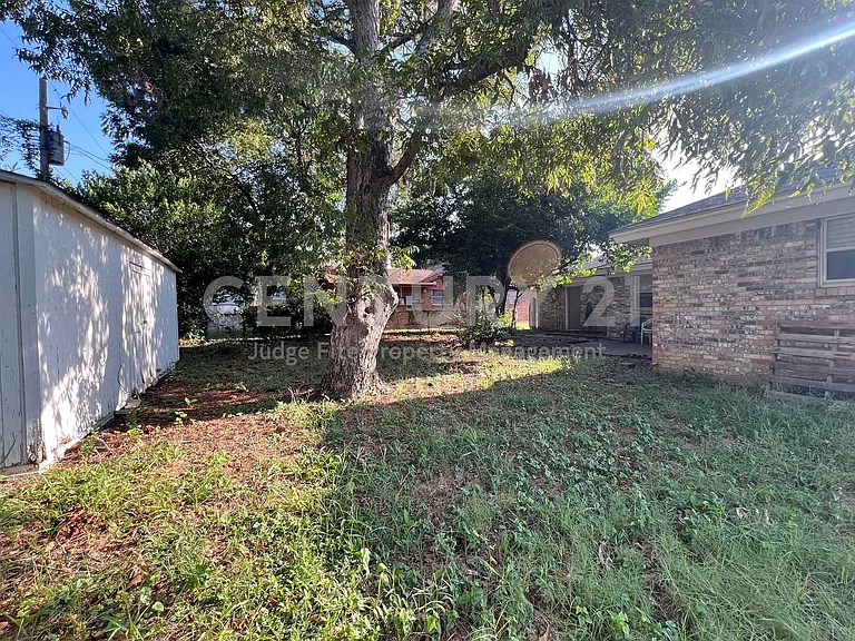 1209 Irwin Dr — Photo 11
