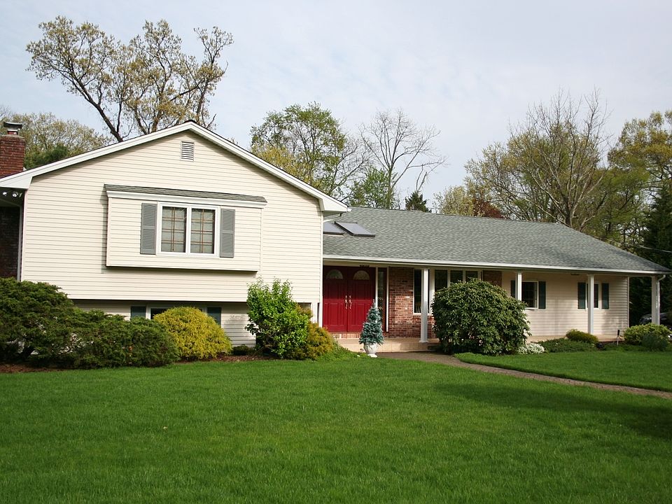 1st image of 28 Clairmont Dr