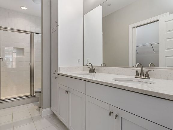 5th image of 43D E Gordon St