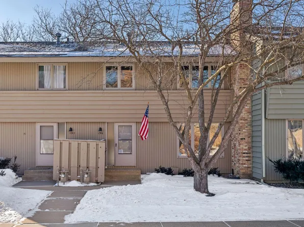 196 Windsor Ln, New Brighton, MN 55112