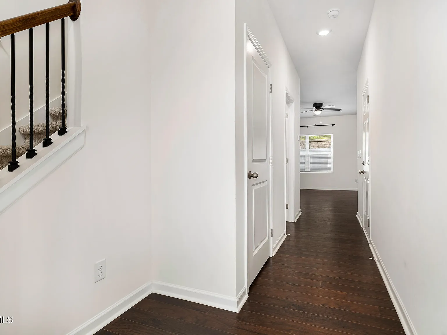3 bed, 2.5 bath, 1381 sqft, $1,875 — Photo 4