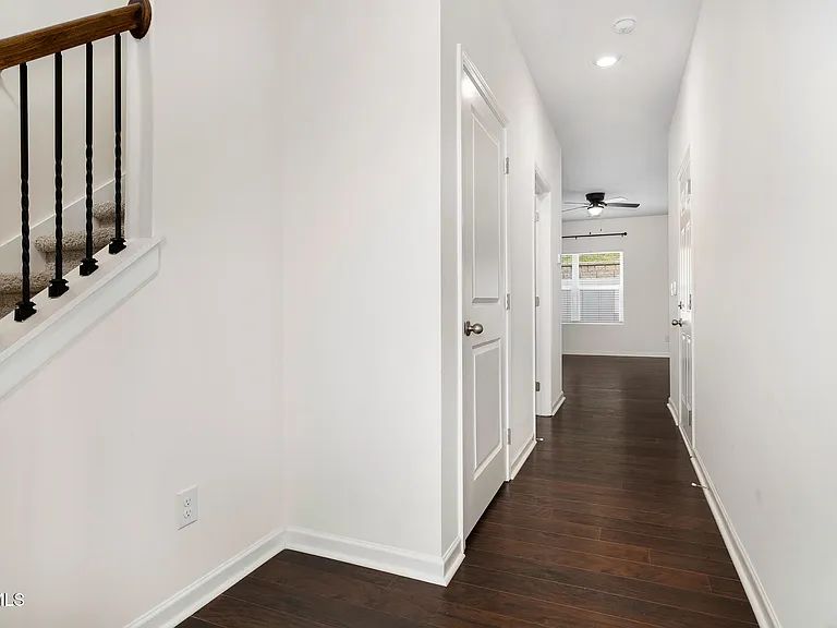 1006 Saylors Pl — Photo 4