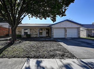 6640 Fair Oaks Dr, Watauga, TX 76148