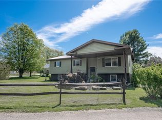 64 E 1st St, Burnside, PA 15721