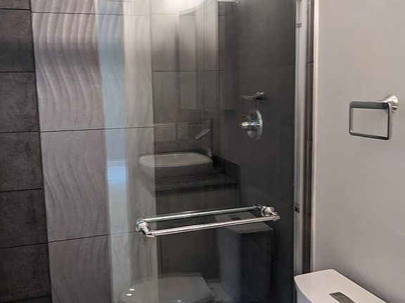 4th image of 1251 Hyde St #3