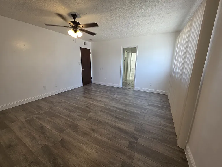 5920 Stockdale Hwy #B — Photo 27