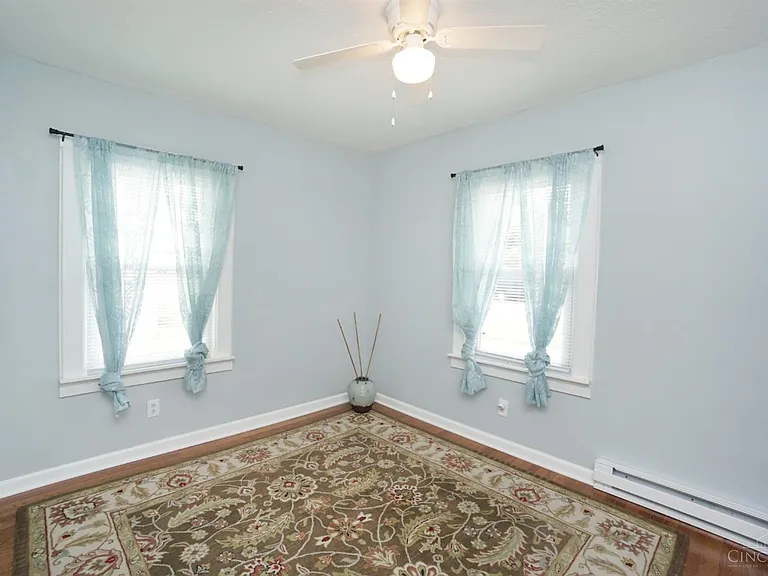 607 E Main St — Photo 8