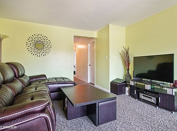3rd image of 1793 W Algonquin Rd APT 2A