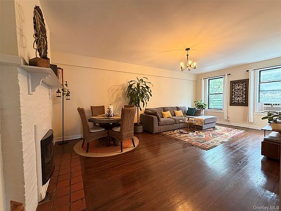 2nd image of 531 Lincoln Avenue E #5L