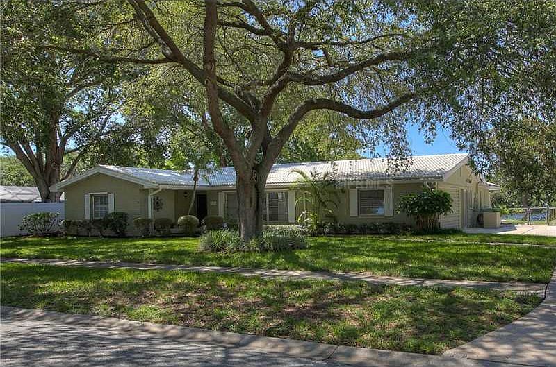 1st image of 2406 Summerlin Dr