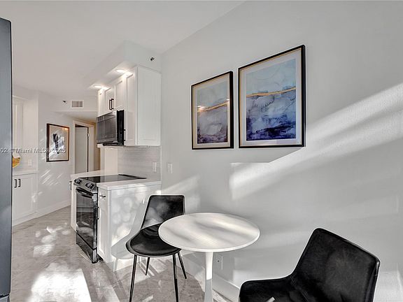 5th image of 3610 Yacht Club Dr APT 210
