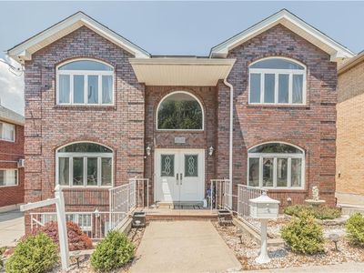 33 Cambria St, Staten Island, NY, 10305