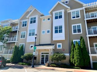 1335 11th Ave APT 207, Grafton, WI 53024