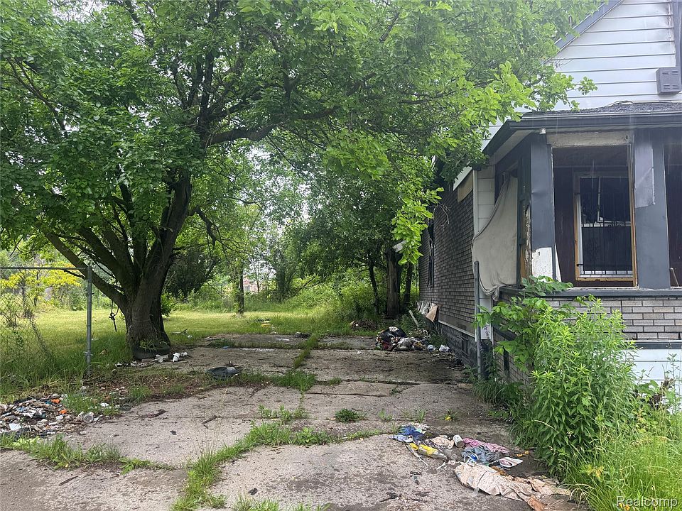 ⭐︎ Hernández⭐︎ 3826 & 3828 Motz Dr, Akron, OH 44333 | Zillow