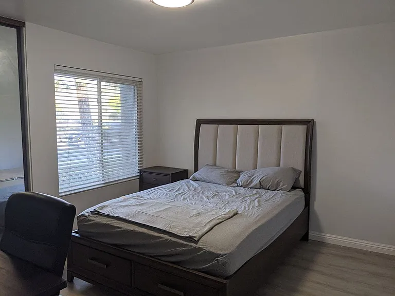 18 Sacramento — Photo 11