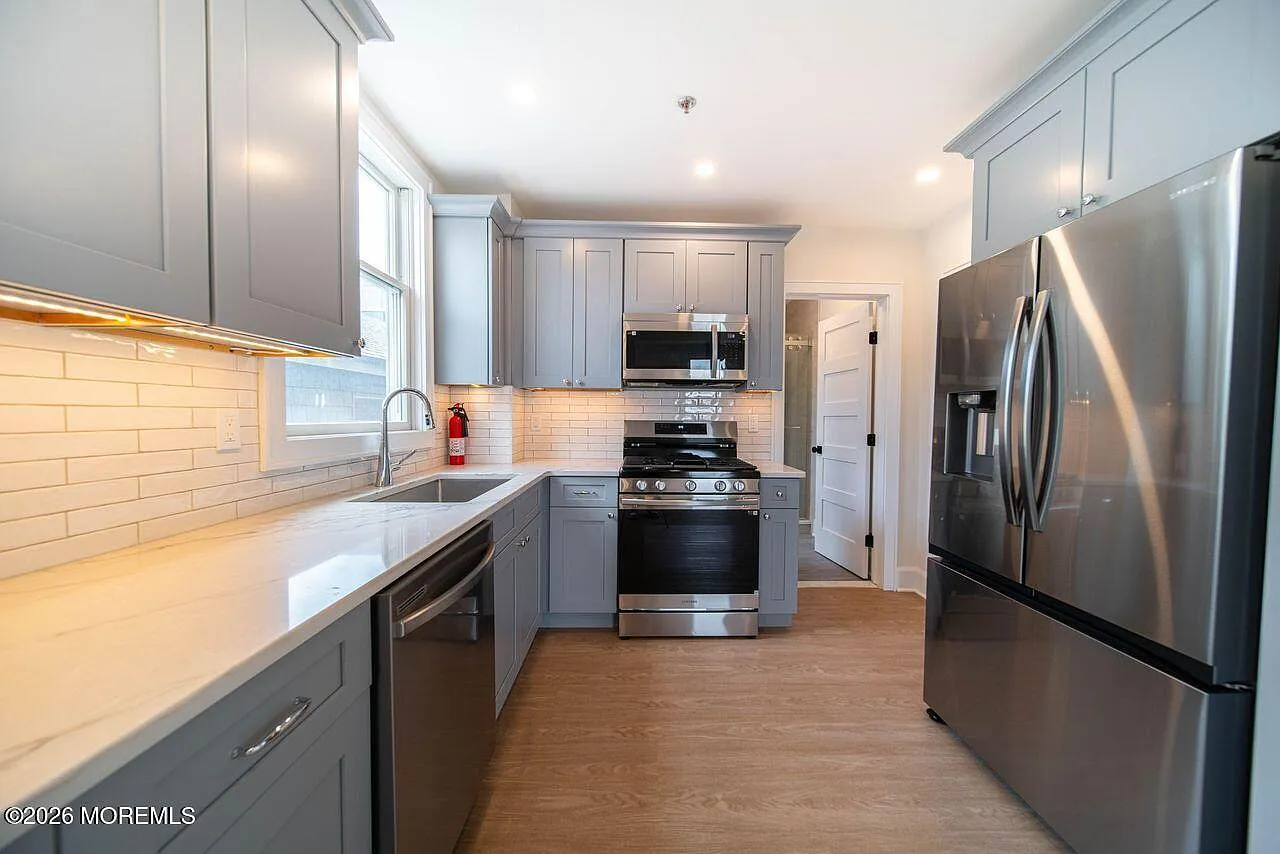 2 bed, $4,000 — Photo 4