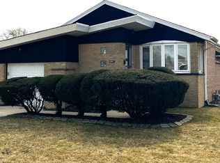 4041 W 107th St, Oak Lawn, IL