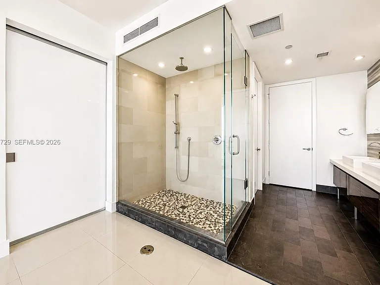 1100 Biscayne Blvd #4402 — Photo 10