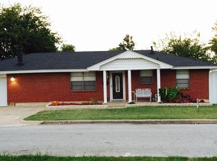 901 SW 1st St, Moore, OK 73160
