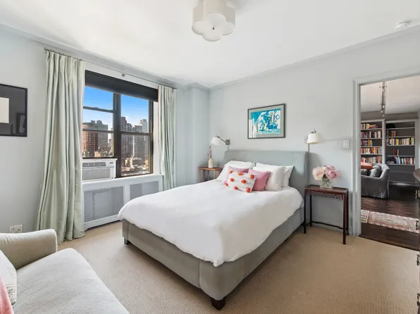 12 West 72nd Street 16E image 2 of 10