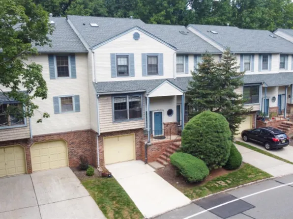 4602 Stonehedge Rd, Edison, NJ 08820