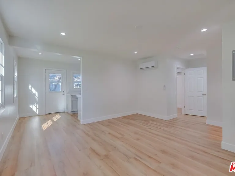 8356 Kittyhawk Ave — Photo 4